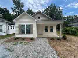 featured image of 104 N Slocumb St #1