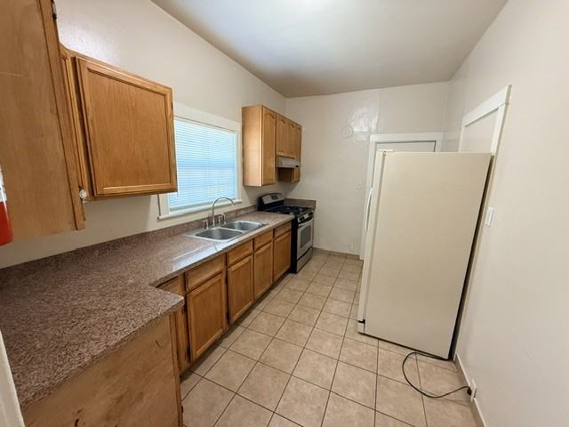 5949 E 16th St #5949 - Photo 3 of 38