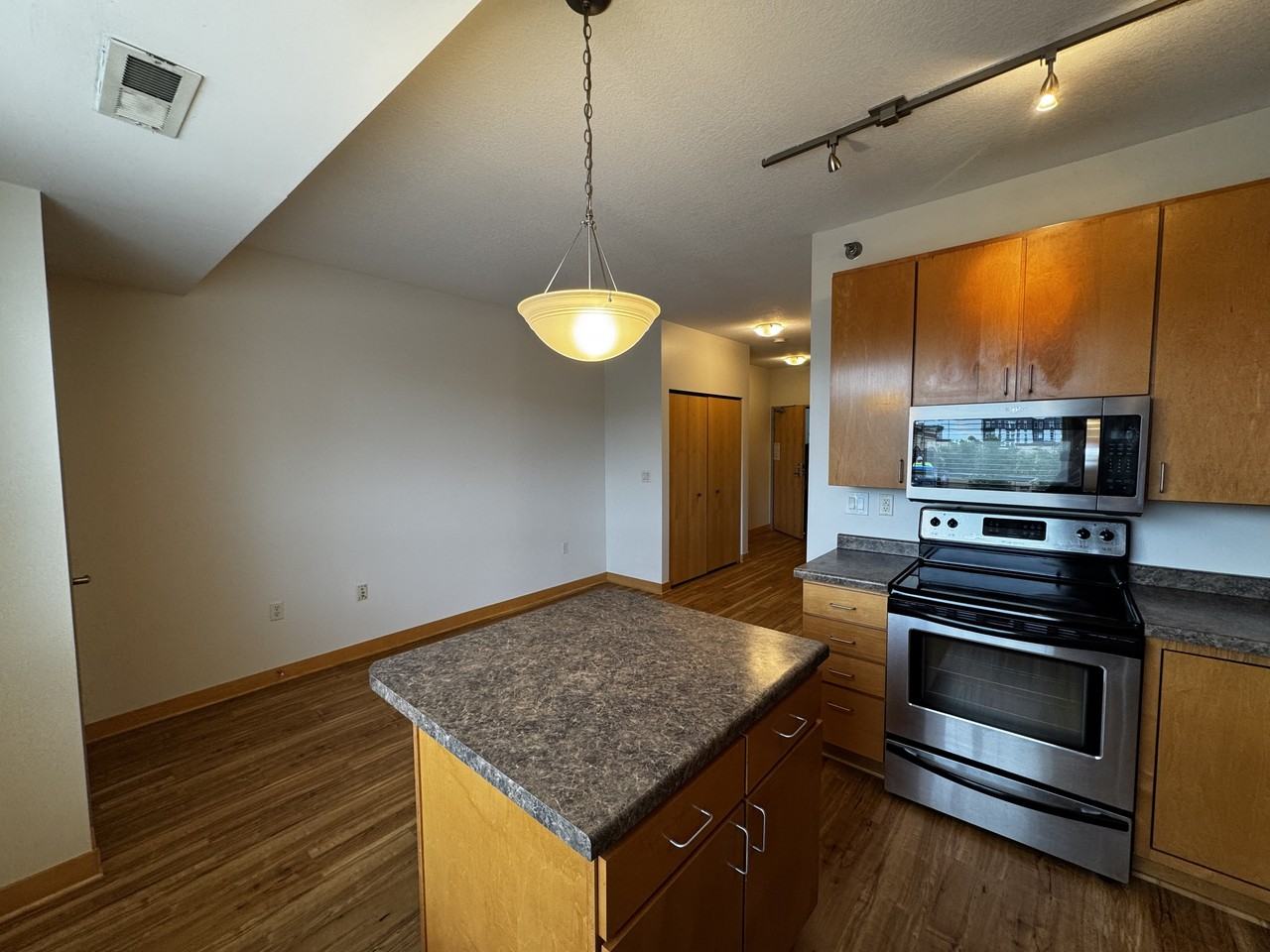 2600 University Ave Se #214 - Photo 4 of 15