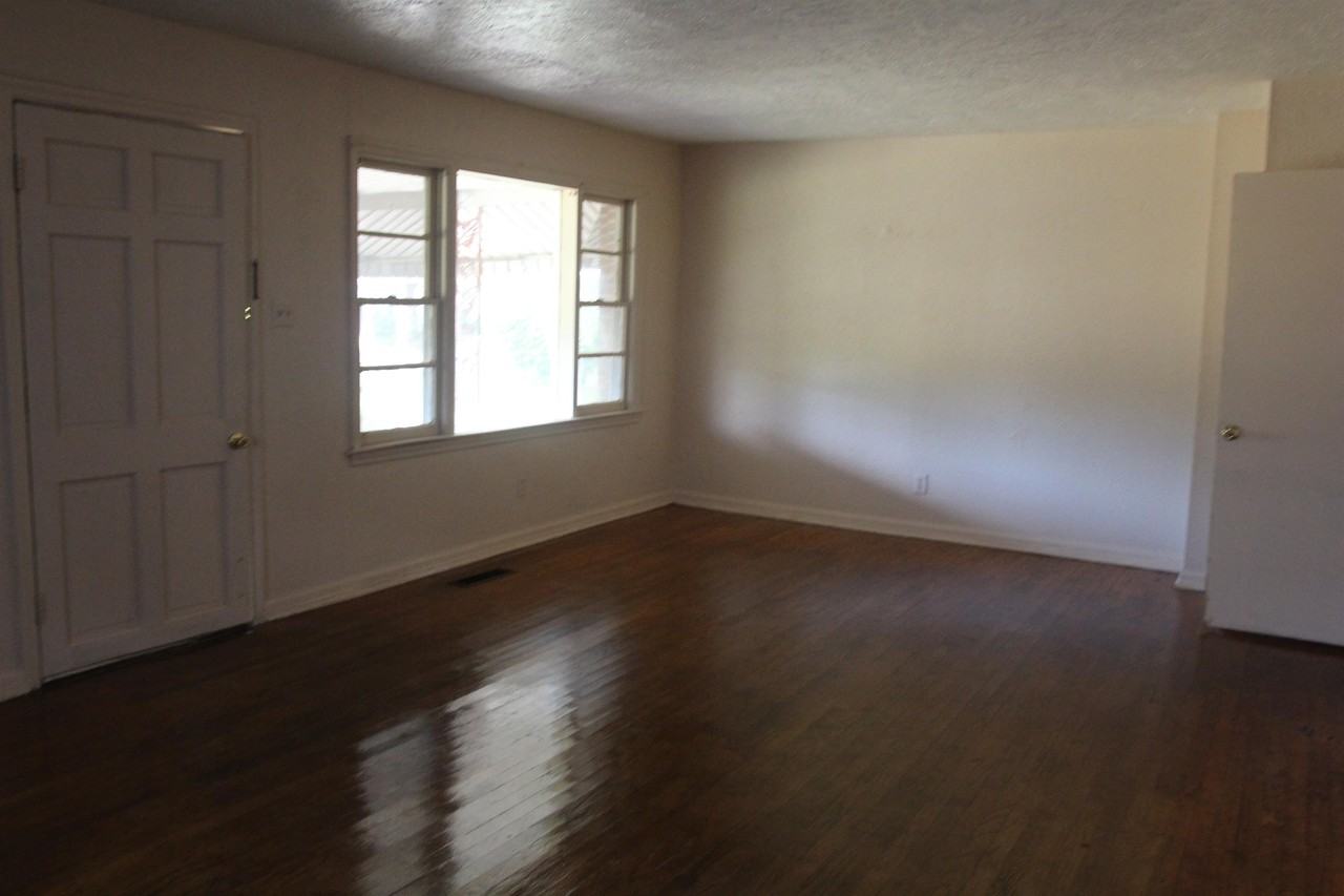706 W Mercer Ave #1 - Photo 3 of 6