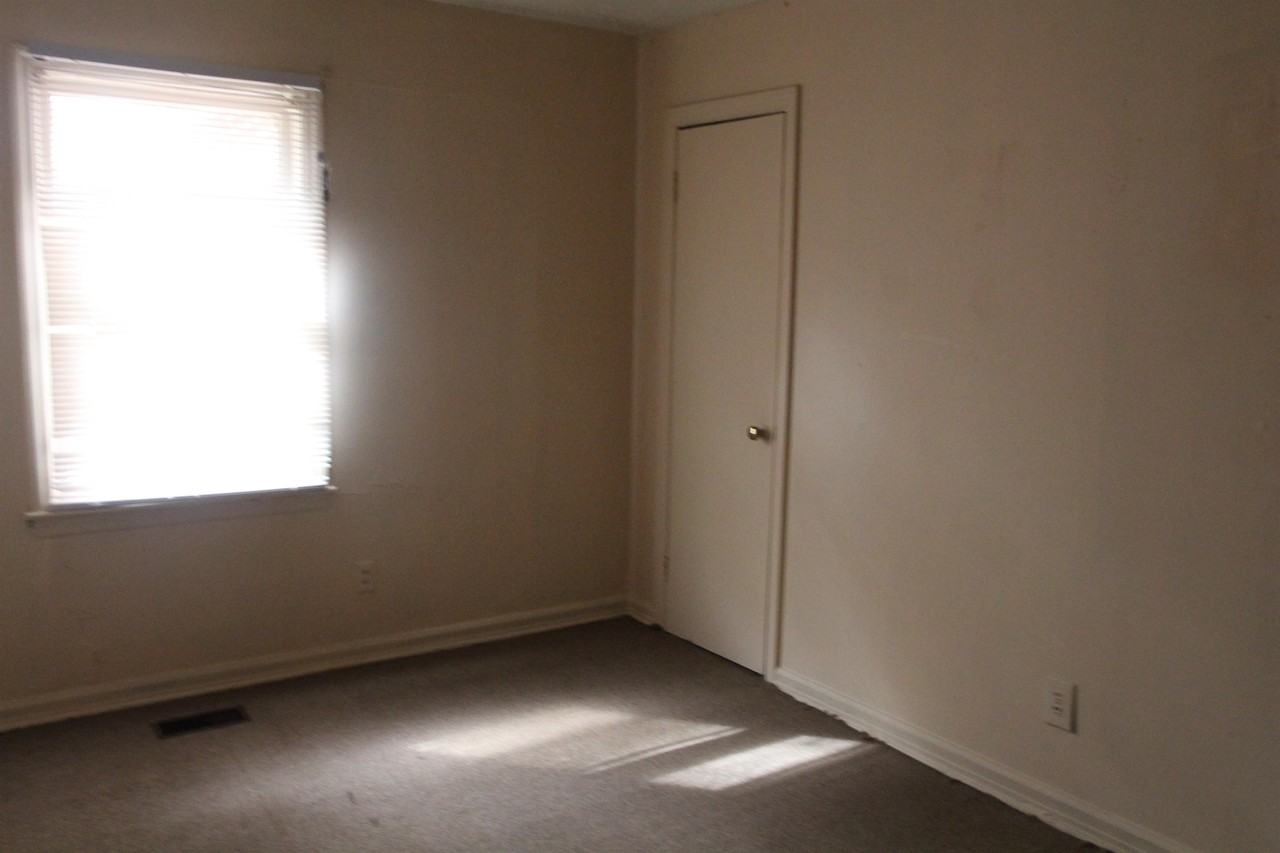 706 W Mercer Ave #1 - Photo 6 of 6