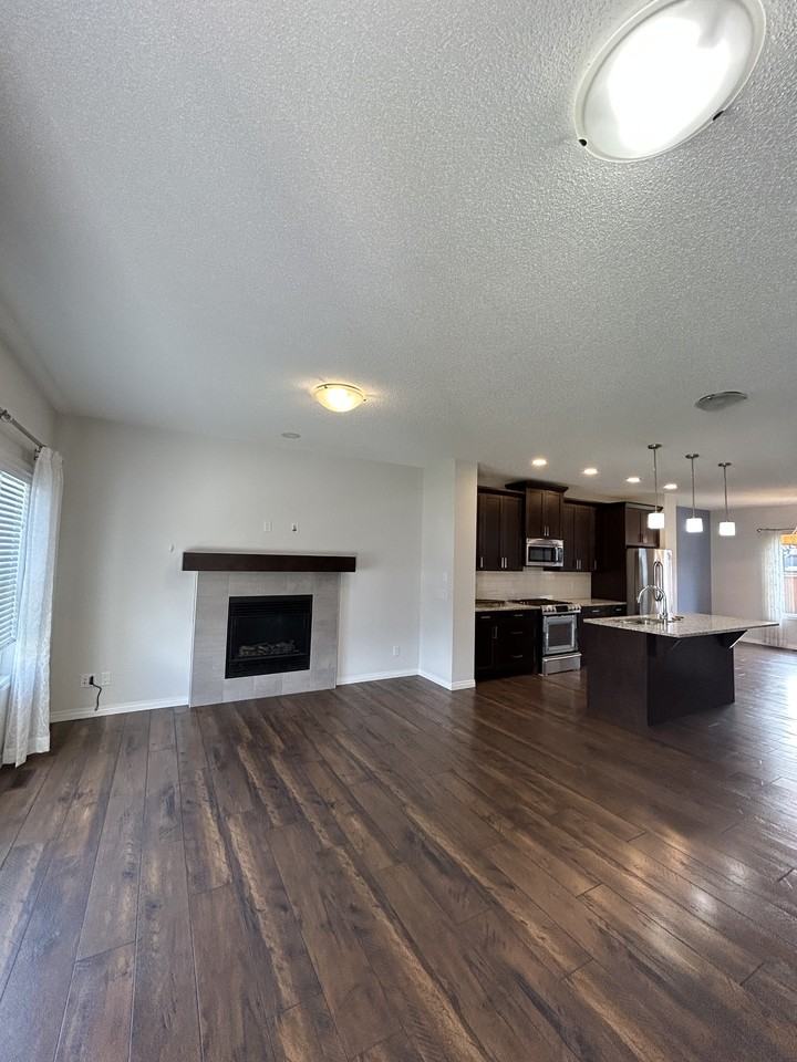 3 bedroom Duplex in Midtown - Photo 2 of 21