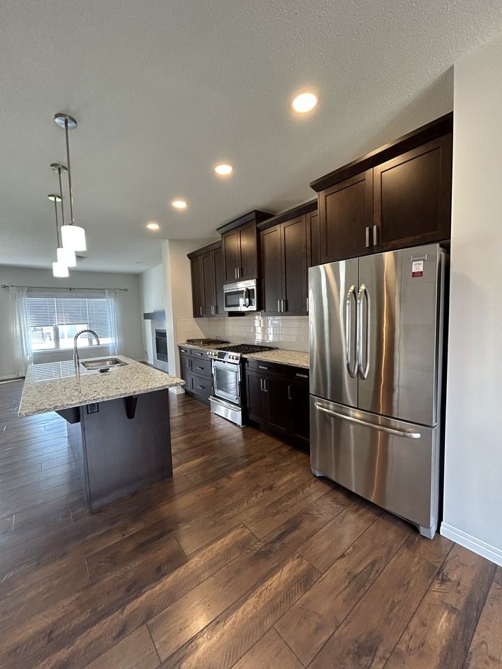 3 bedroom Duplex in Midtown - Photo 5 of 21