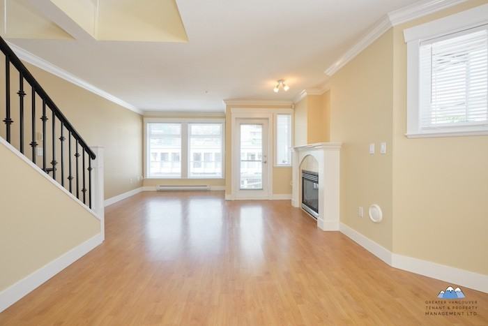 152 12th St E - Photo 2 of 23