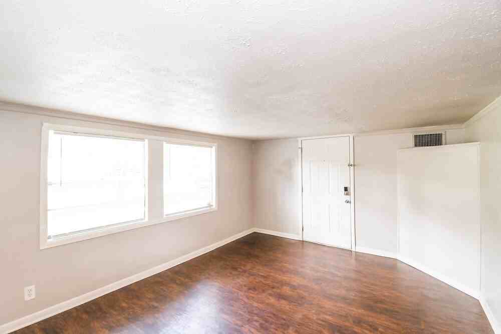 10513 Suomi St - Photo 4 of 16