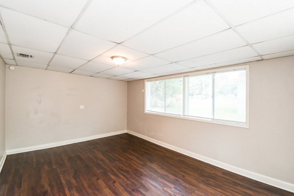 10513 Suomi St - Photo 5 of 16