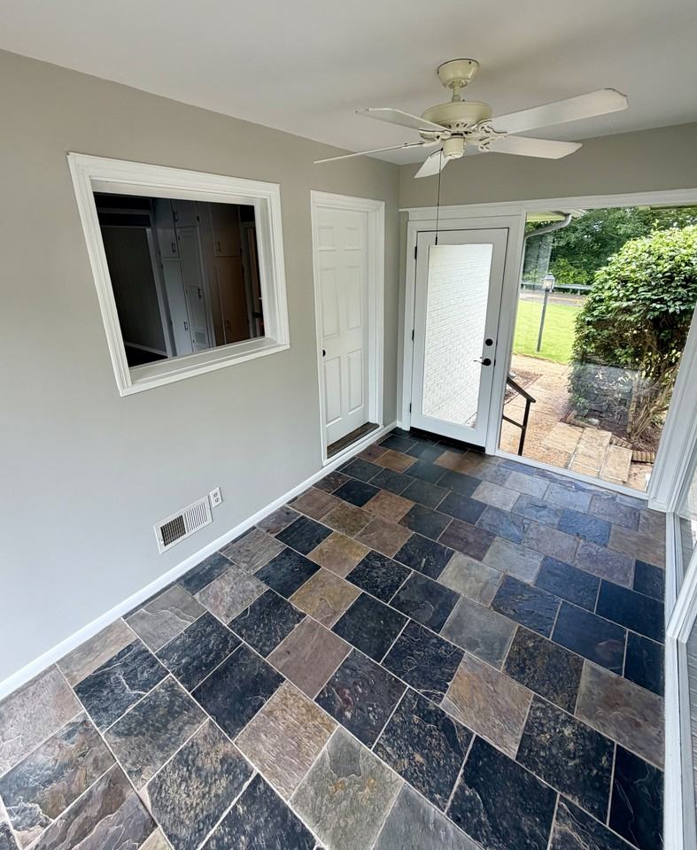 867 Shades Crest Rd #1 - Photo 4 of 28