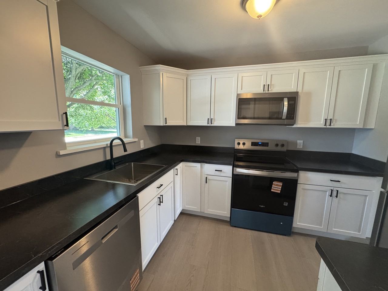 842A Woodcrest Dr #1 - Photo 2 of 7
