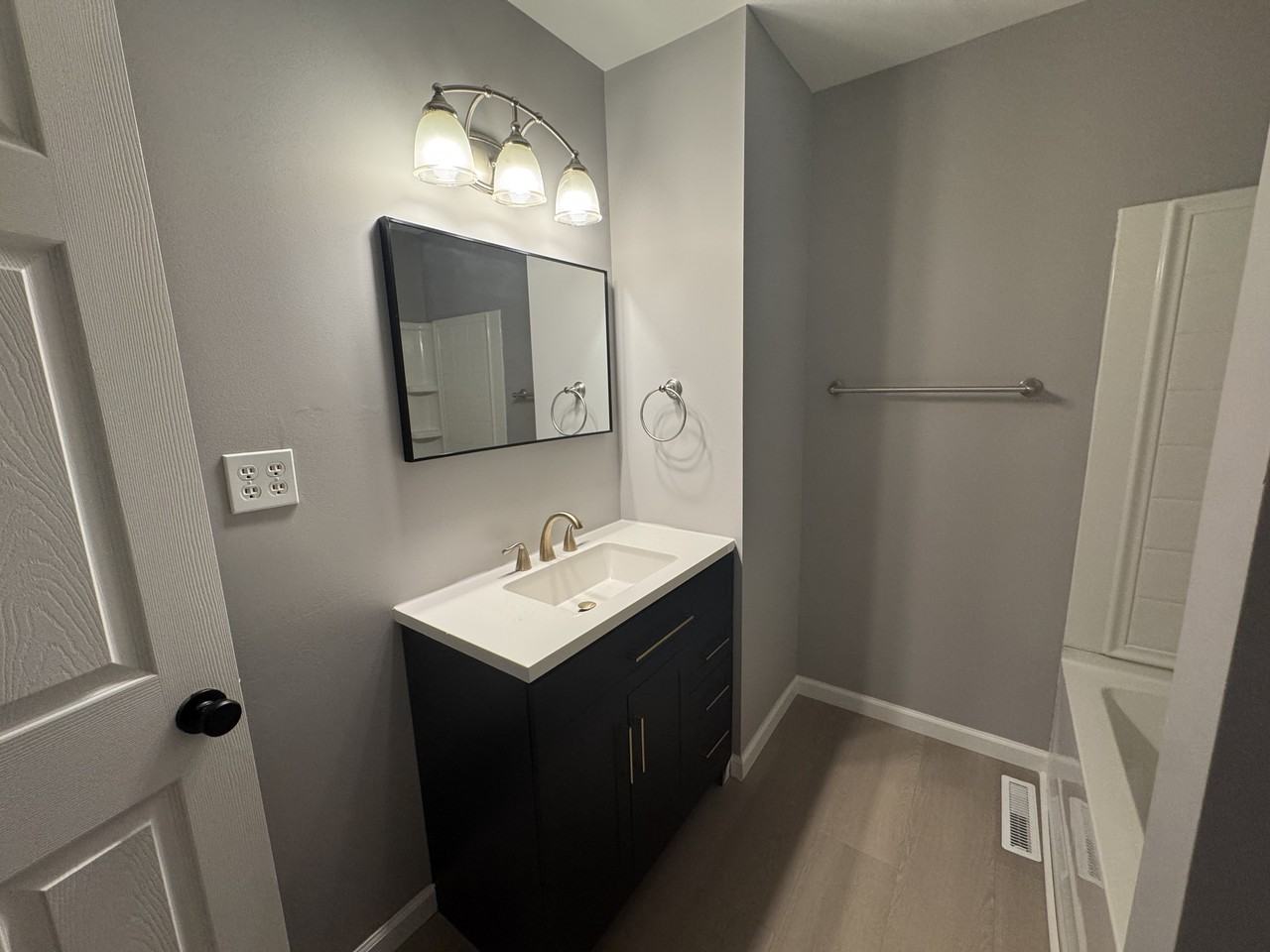 842A Woodcrest Dr #1 - Photo 5 of 7