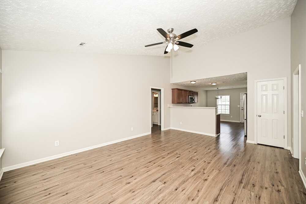4002 Deer Run Trce - Photo 3 of 16