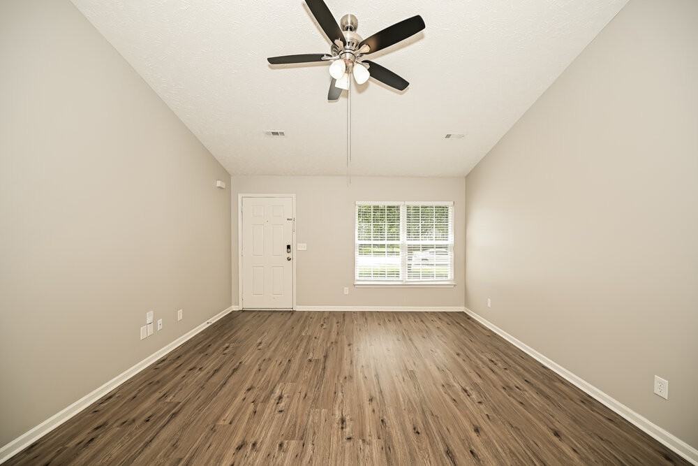 4002 Deer Run Trce - Photo 4 of 16