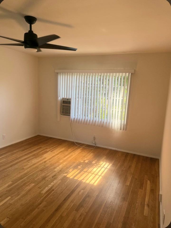 328 North Louise Street - Photo 2 of 10