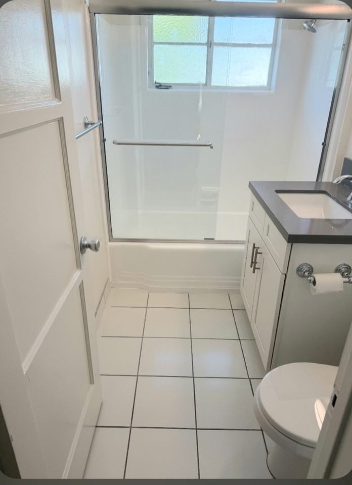 328 North Louise Street - Photo 4 of 10