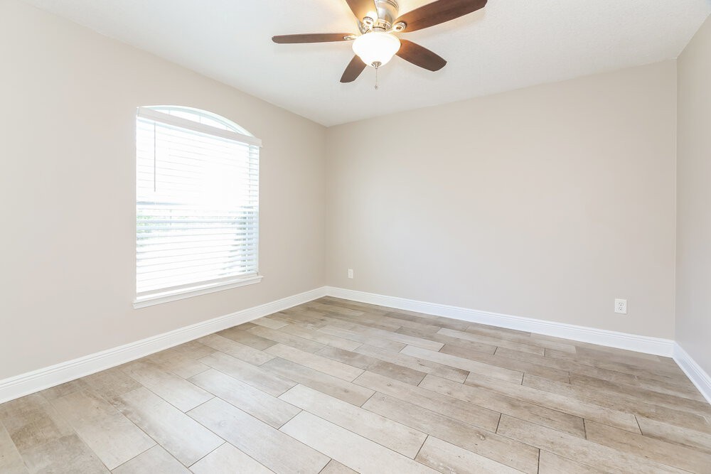4334 Woodley Creek Rd - Photo 4 of 16