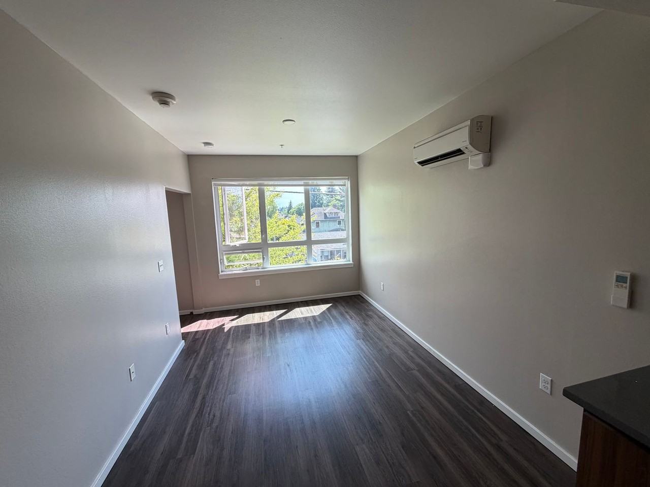 The Hawthorne Apts - Photo 2 of 18