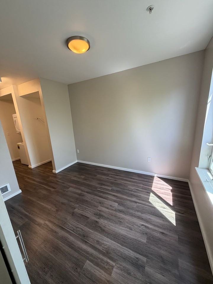 The Hawthorne Apts - Photo 6 of 18
