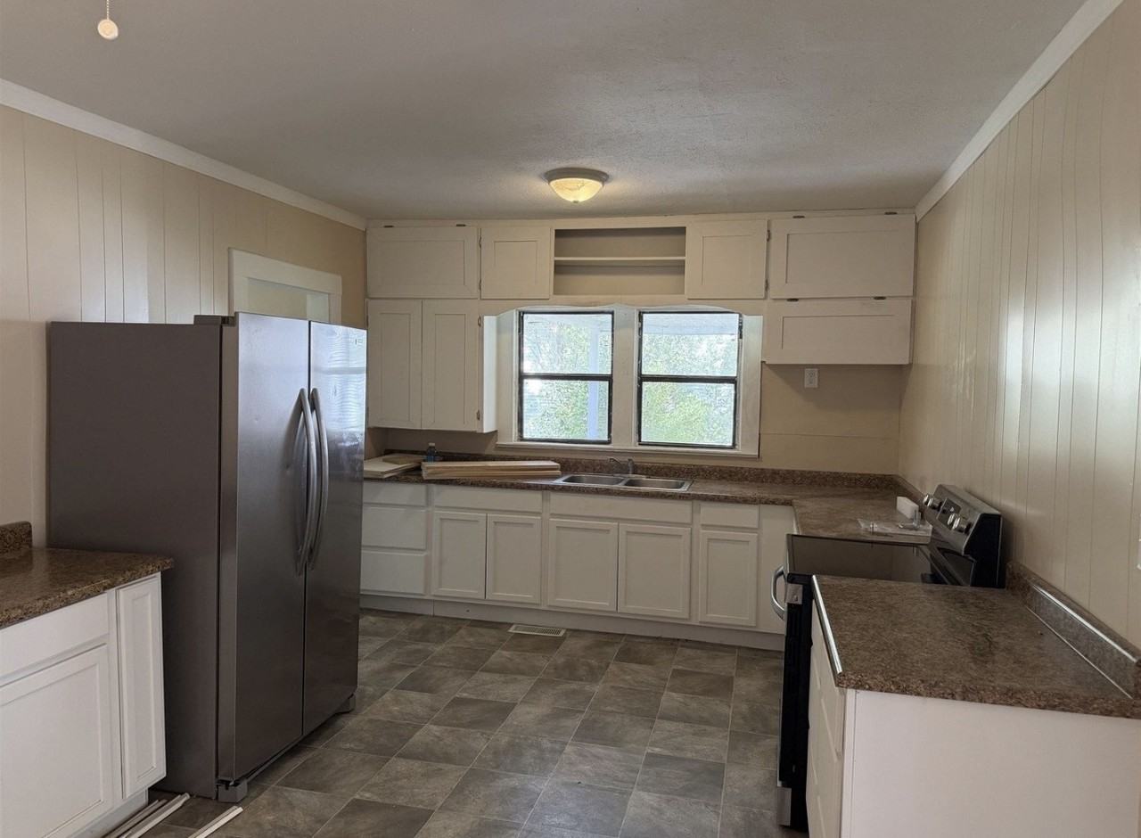 1412 W Cherry St #1 - Photo 2 of 16