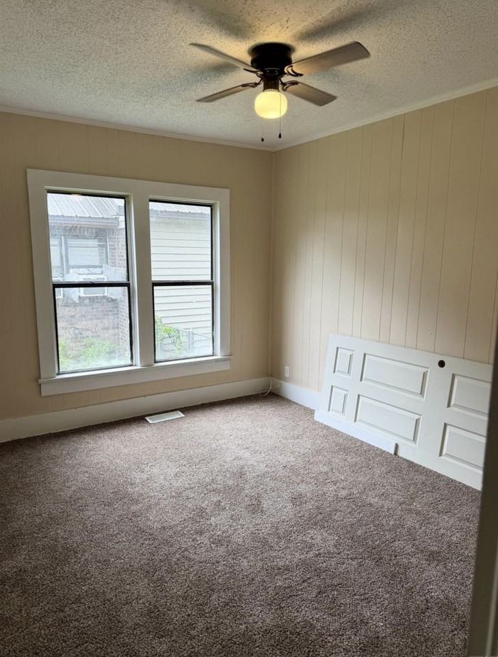 1412 W Cherry St #1 - Photo 6 of 16