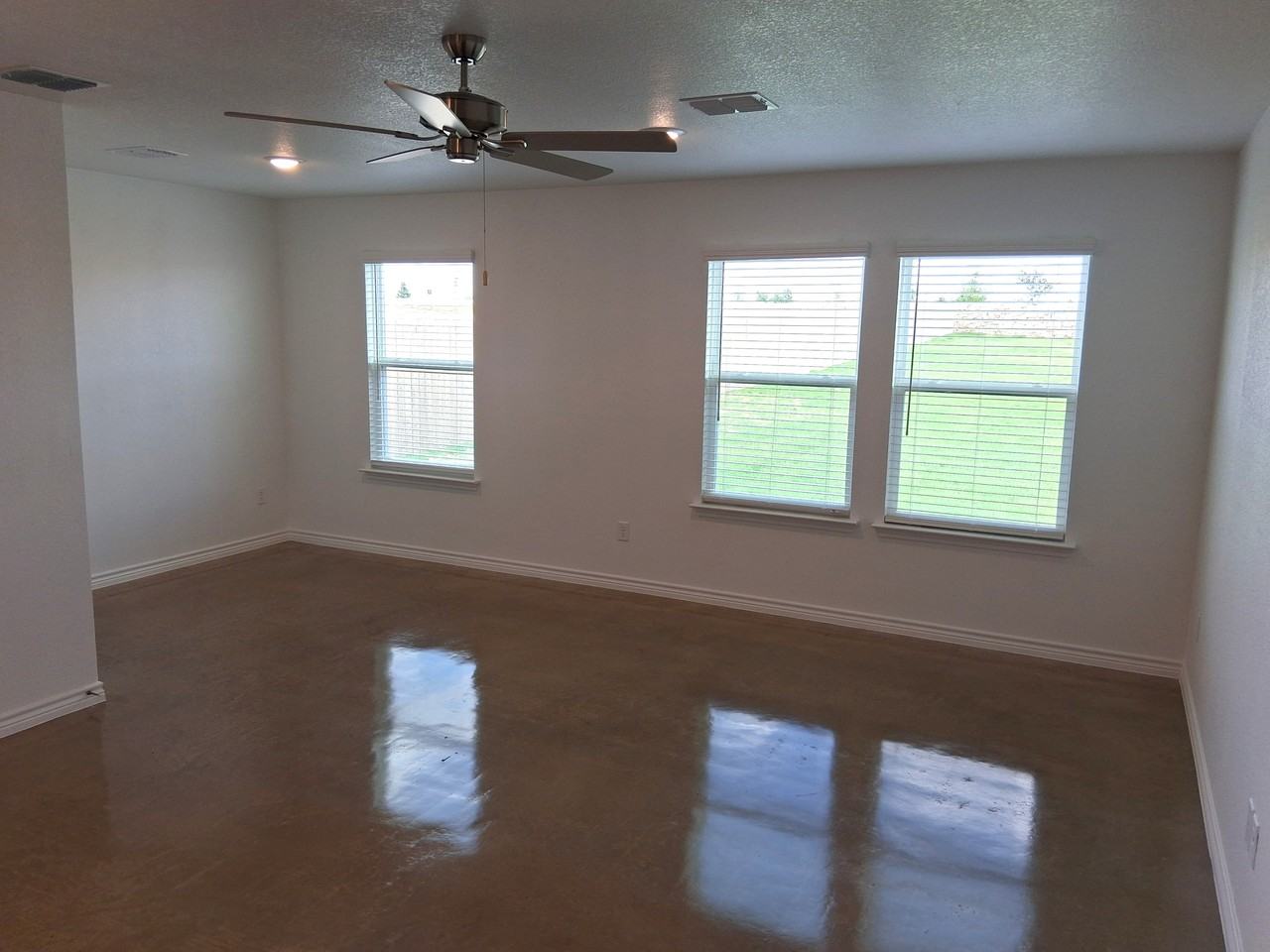 9204 Yaupon Holly Drive, Killeen, TX, USA - 1 #1 - Photo 4 of 16