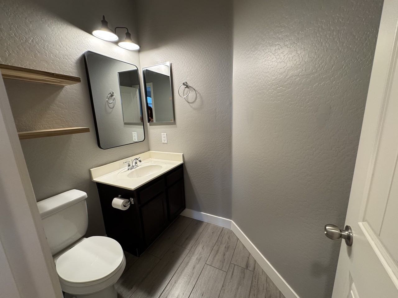 2725 E Mine Creek Rd #1 - Photo 2 of 25