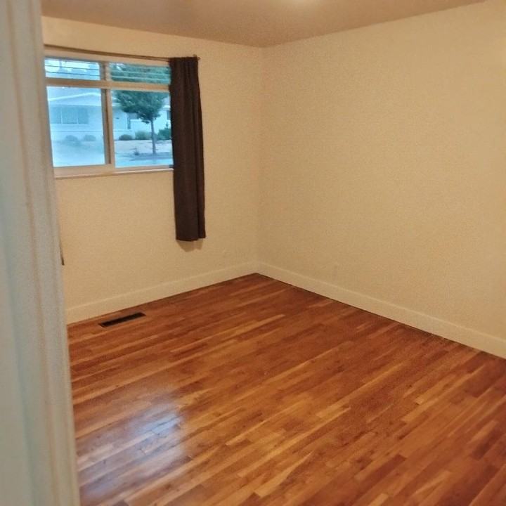 1454 E 800 N #1 - Photo 7 of 10