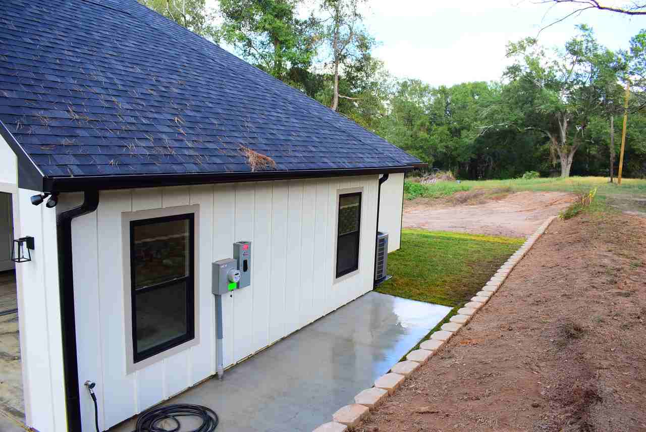 2713 Sullivan Dr #1 - Photo 3 of 38