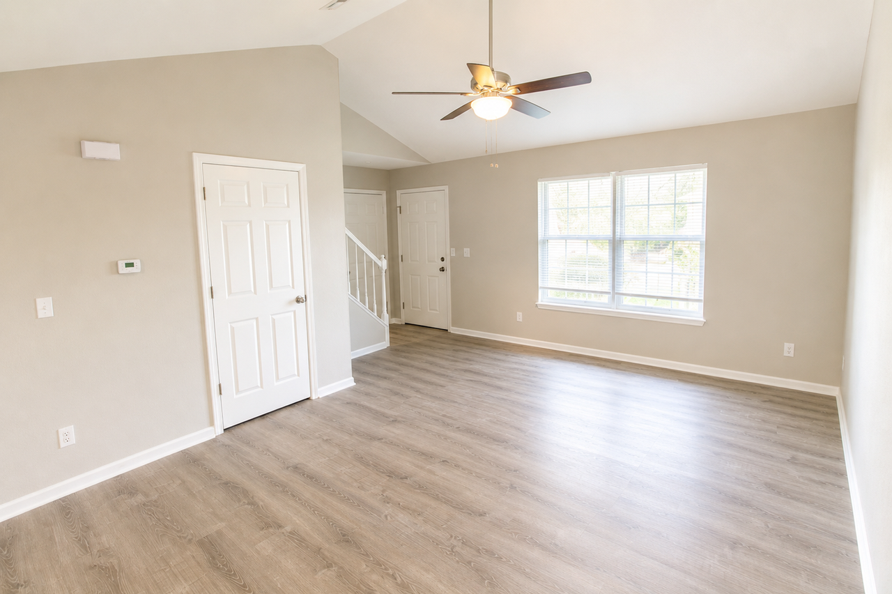 1306 Godas Dr - Photo 5 of 31