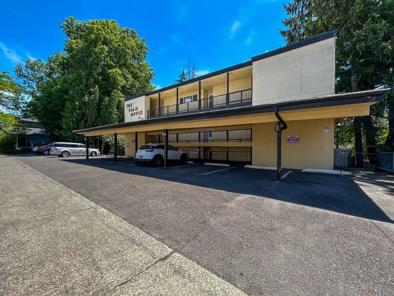 227 24th St Se - Photo 2 of 22