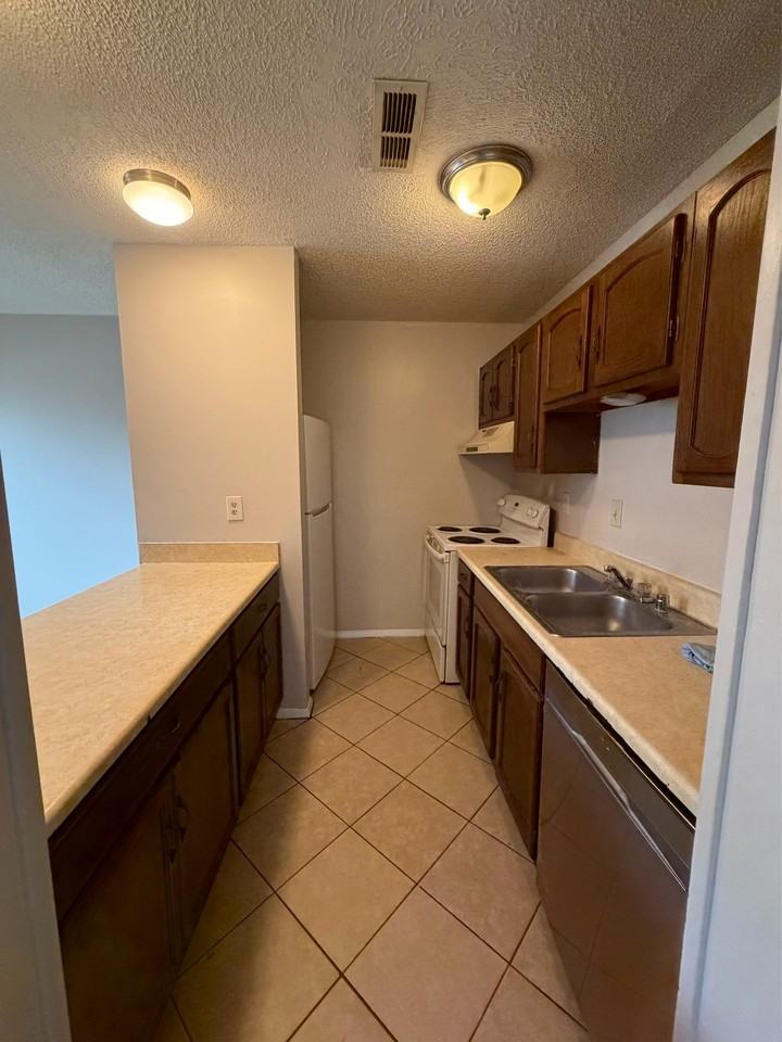 2218 Wind Trace Cir Sw #C - Photo 4 of 6