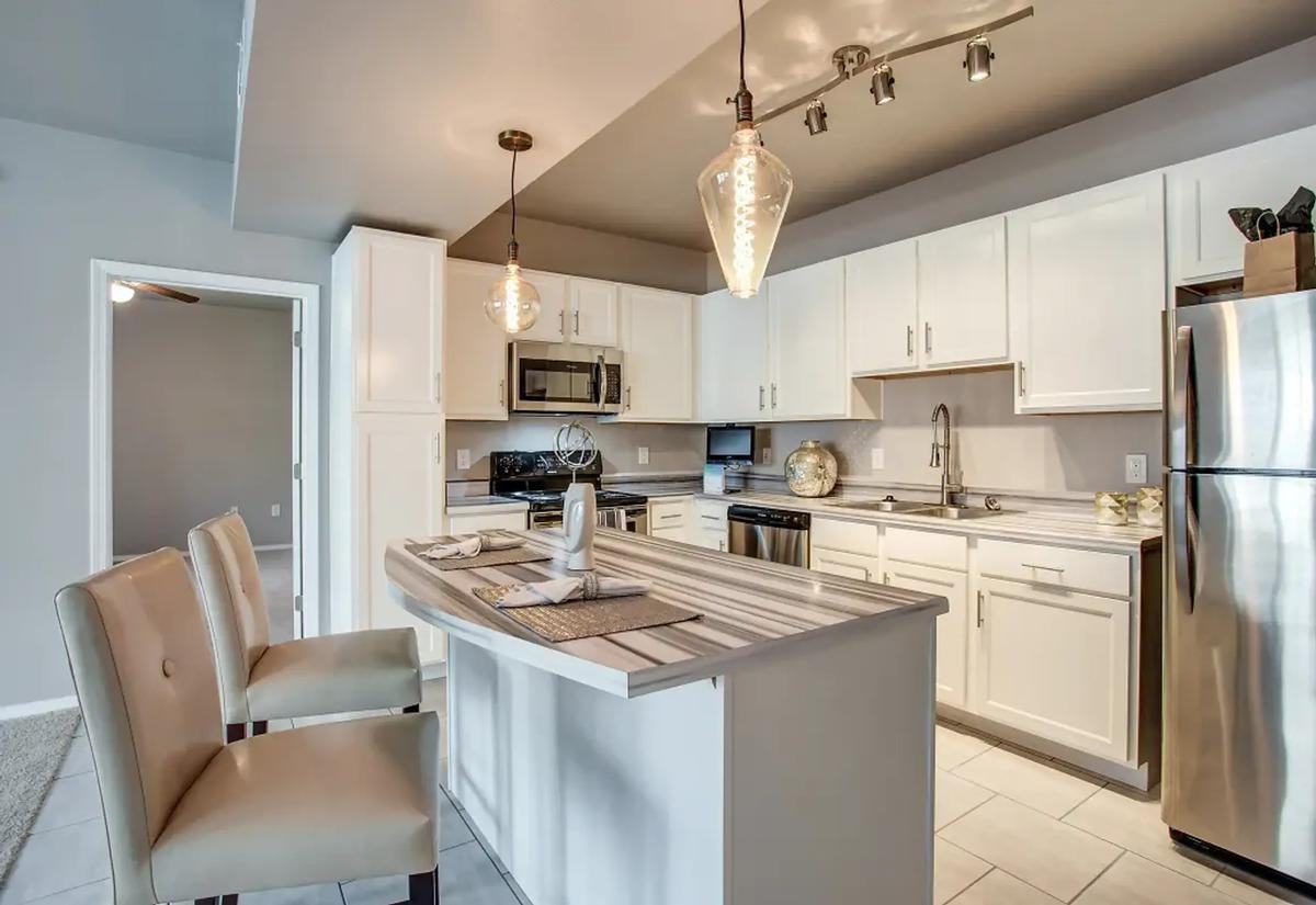 15400 Crown At Lone Oak Rd - Photo 6 of 18