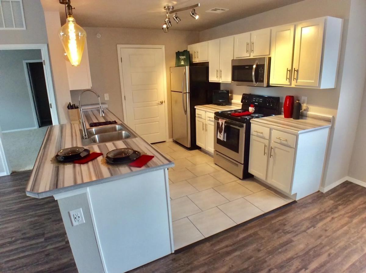 15400 Crown At Lone Oak Rd - Photo 3 of 18