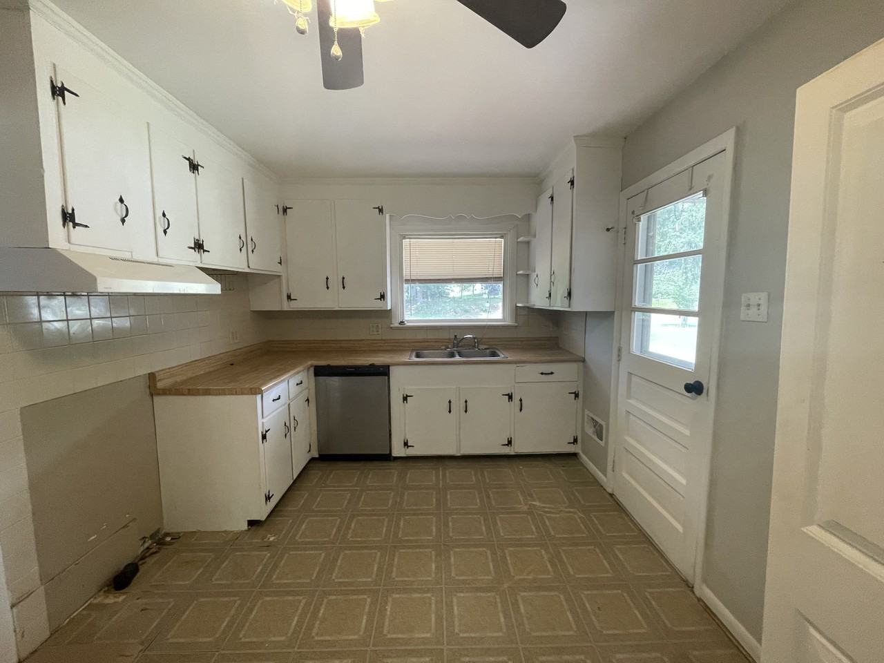405 Winesap Rd #1 - Photo 5 of 22