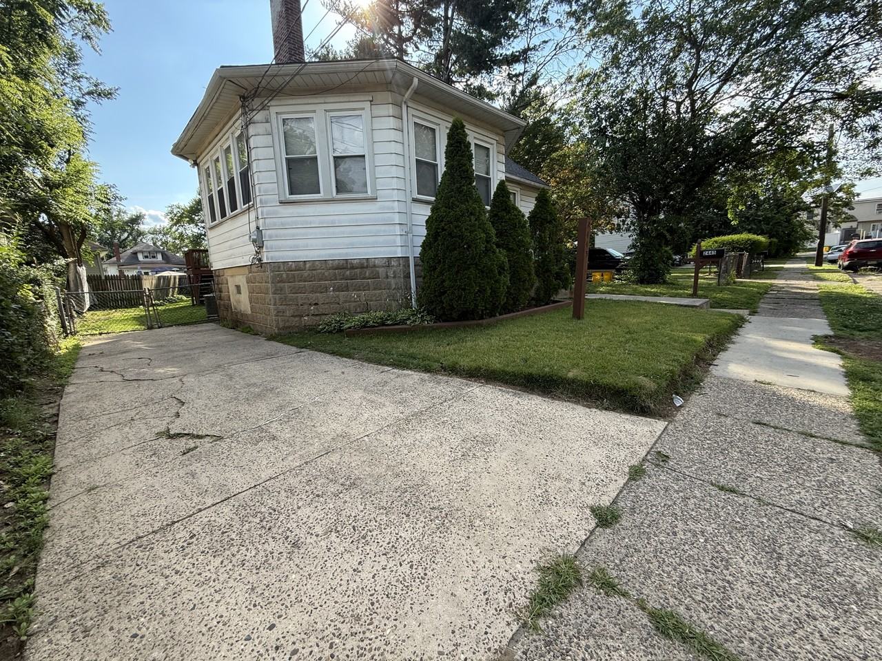 2445 43rd St #1 - Photo 2 of 33