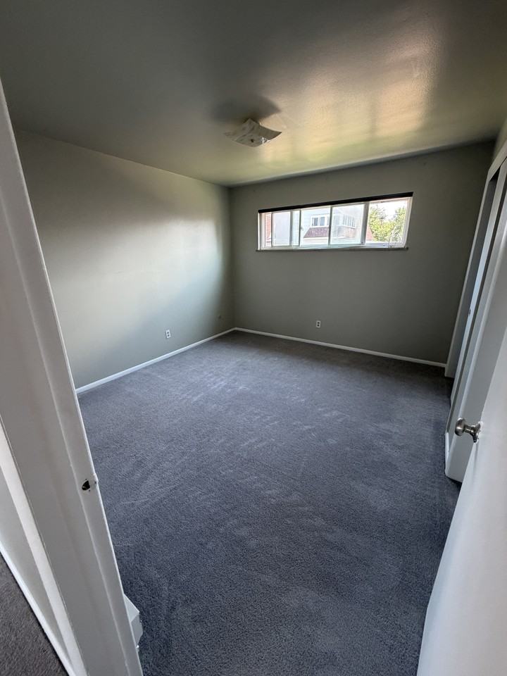516 Carson St #1 - Photo 3 of 9