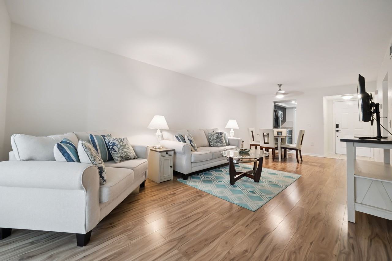219 E Hartford St #1 - Photo 6 of 20