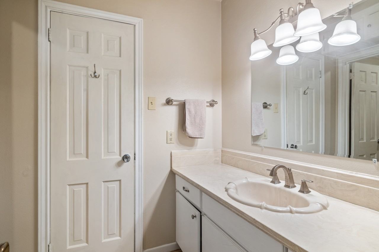 10 Summit Cir #1 - Photo 5 of 11
