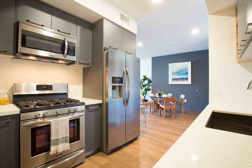 HIVE Venice - 20312636 W Matteson Ave #203 - Photo 4 of 17