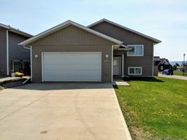 featured image of 805 88 Ave Uppr #UPPER