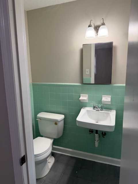 1917 Warwick St #1 - Photo 6 of 17