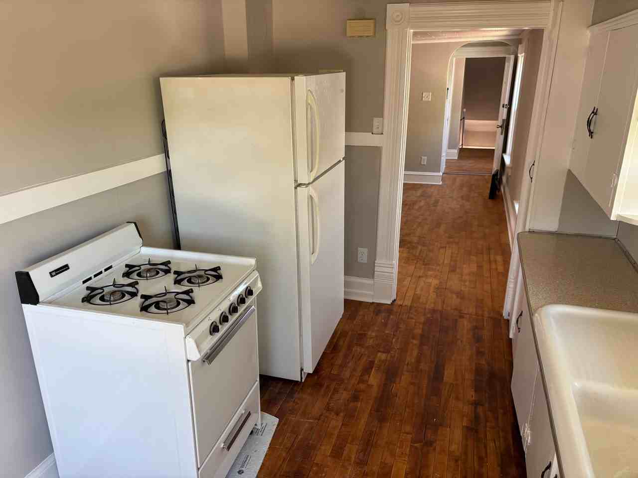 194 1/2 5th St Uppr Rear - Photo 2 of 9