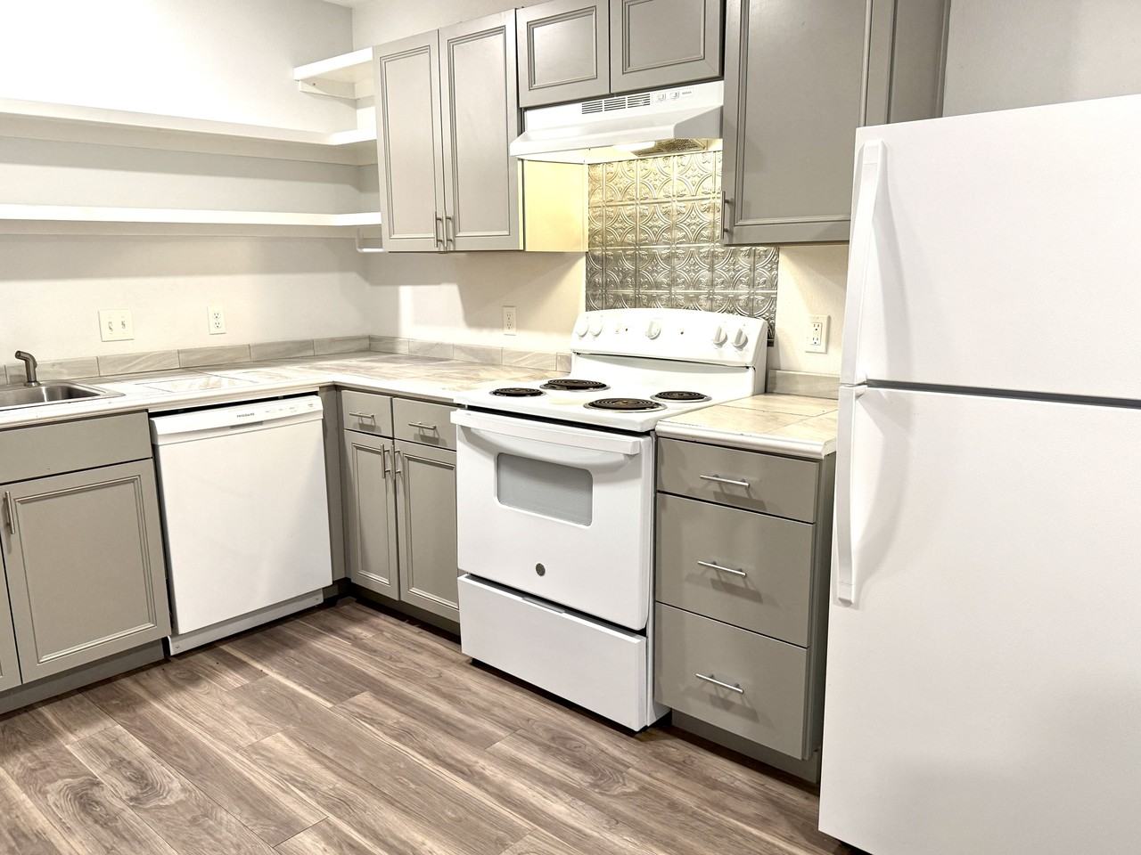 Jamestown Apartments 1 #1 - Photo 4 of 19