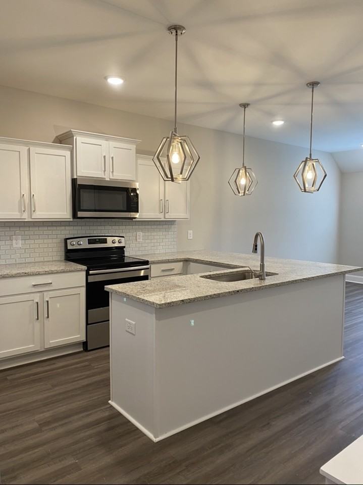 1020 Glenkirk Dr #B - Photo 3 of 20