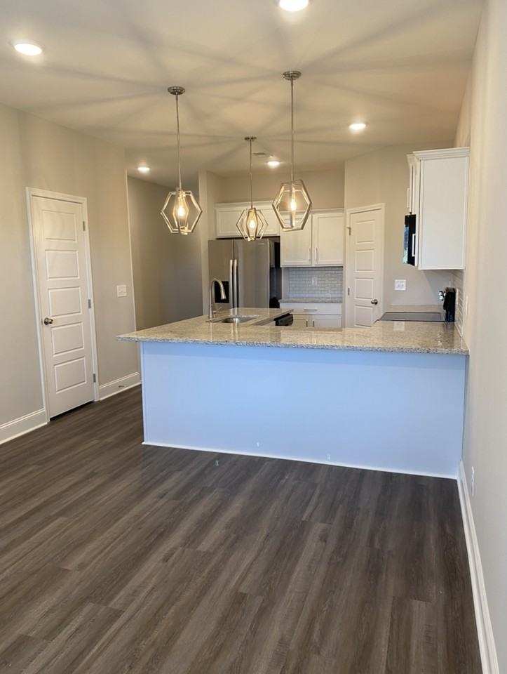 1020 Glenkirk Dr #B - Photo 5 of 20