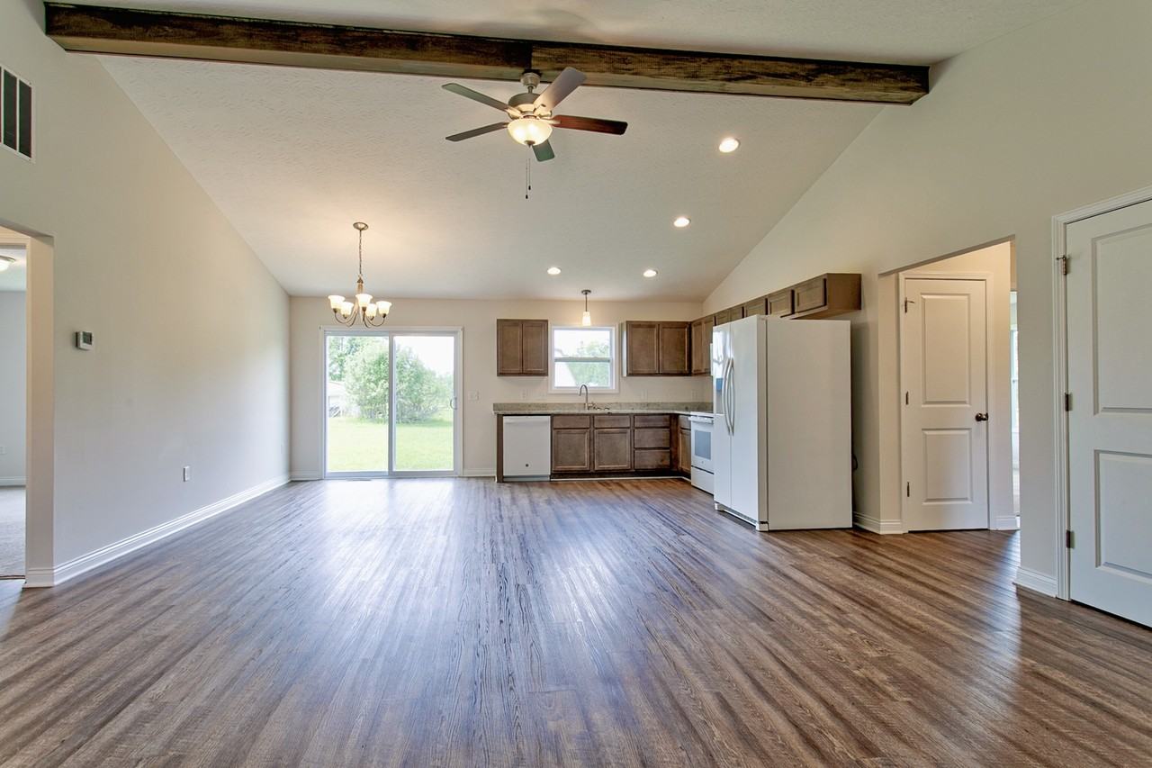 150 Choctaw Dr - Photo 3 of 17