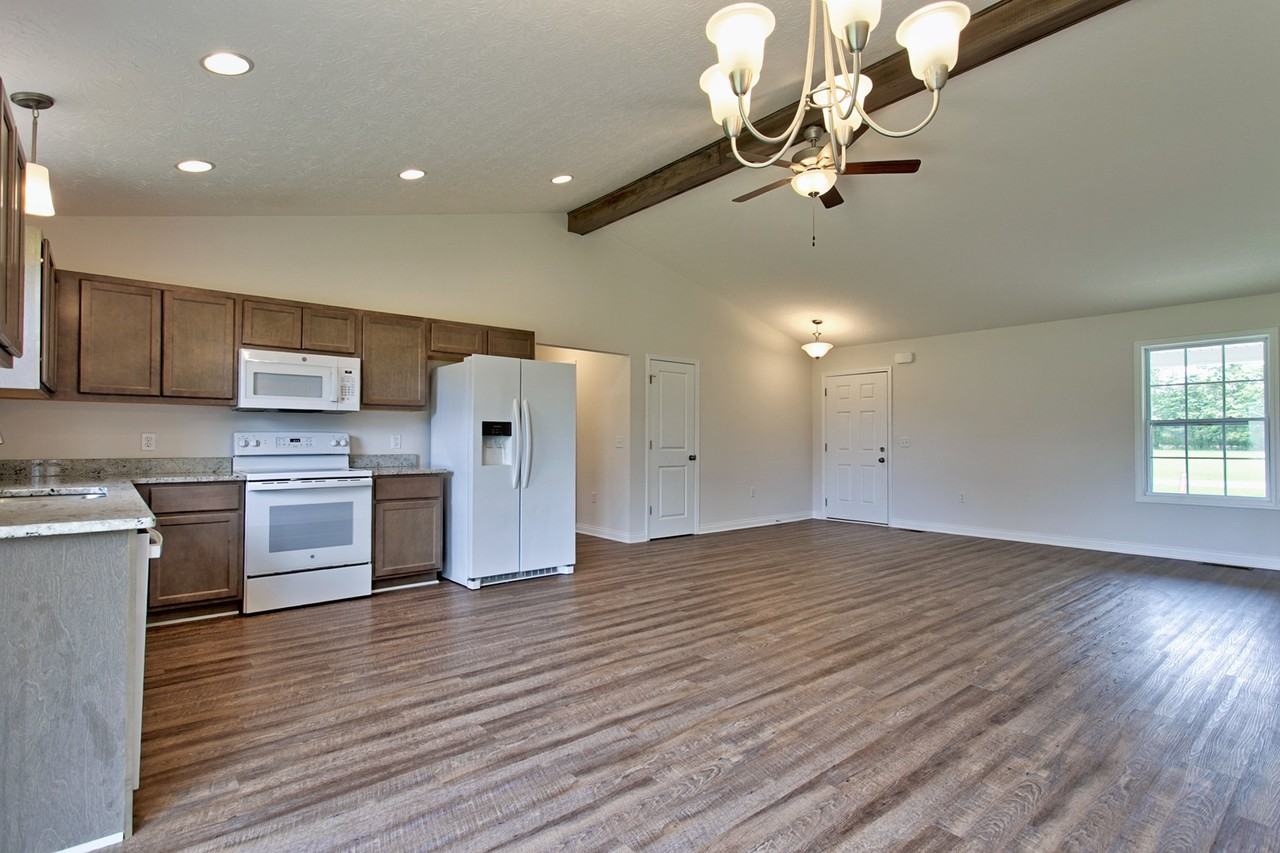 150 Choctaw Dr - Photo 4 of 17