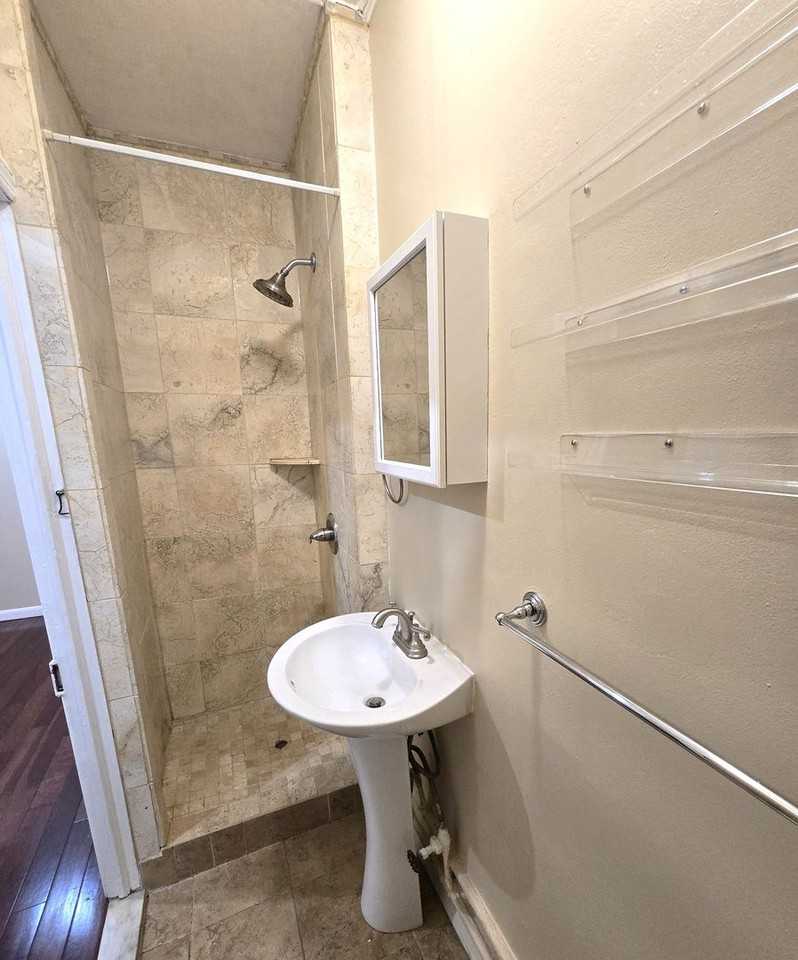 1908 Aliceanna St. - Photo 4 of 17