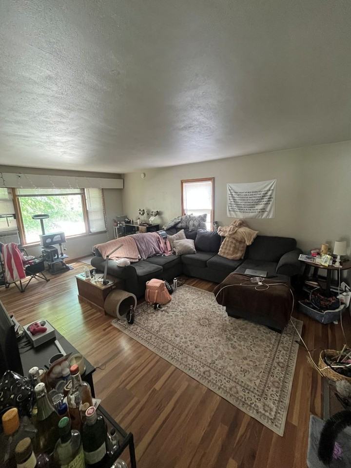316 S Brooks St - Photo 2 of 4