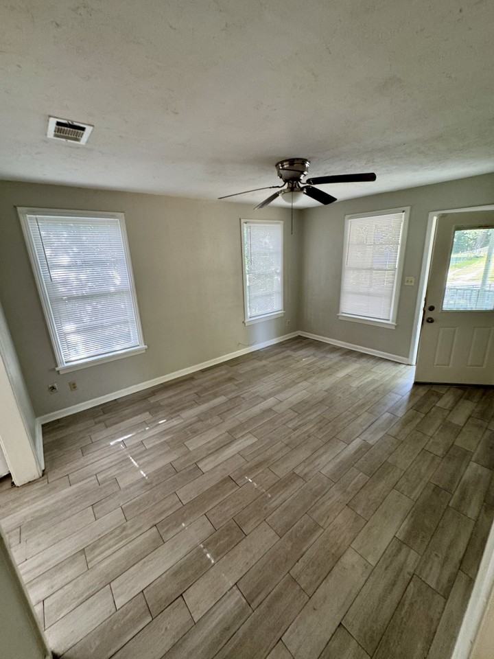 1618 Elberta Dr #1 - Photo 3 of 14