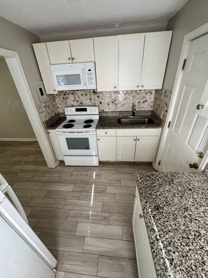 1618 Elberta Dr #1 - Photo 6 of 14
