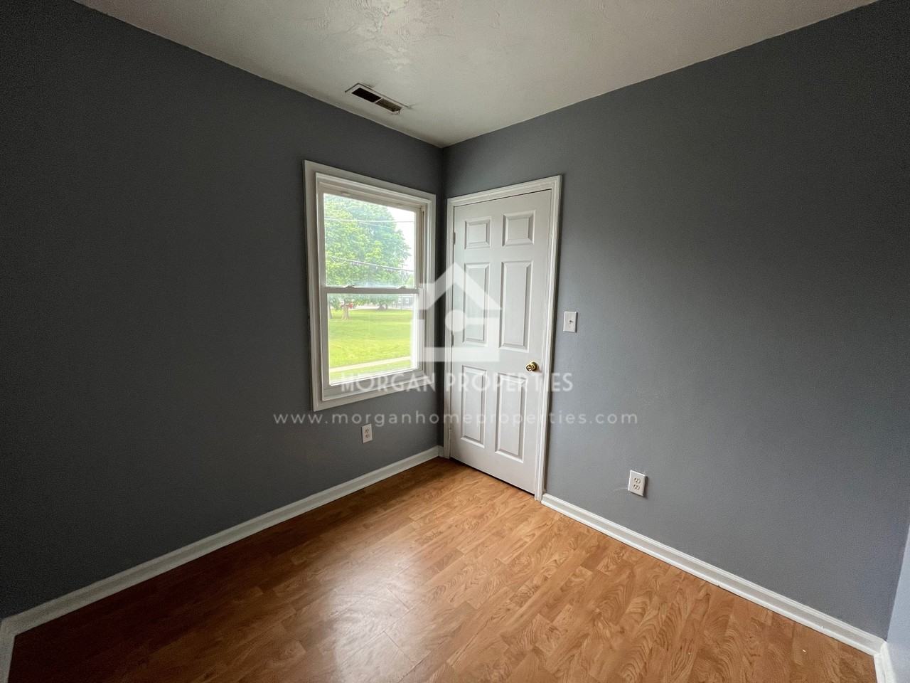 430 W 7th St - Photo 5 of 7